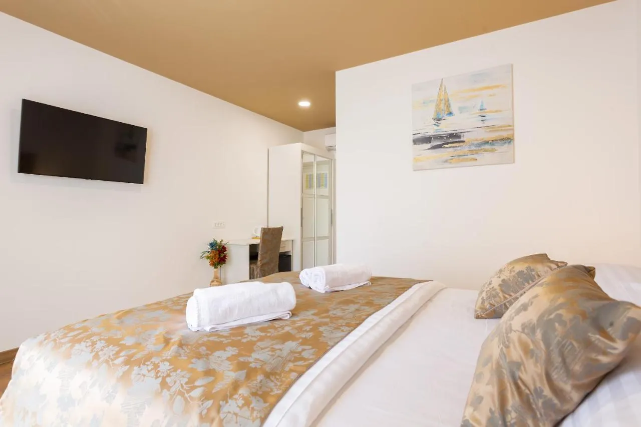 Casa de hóspedes Luxury Rooms Fetivi Split