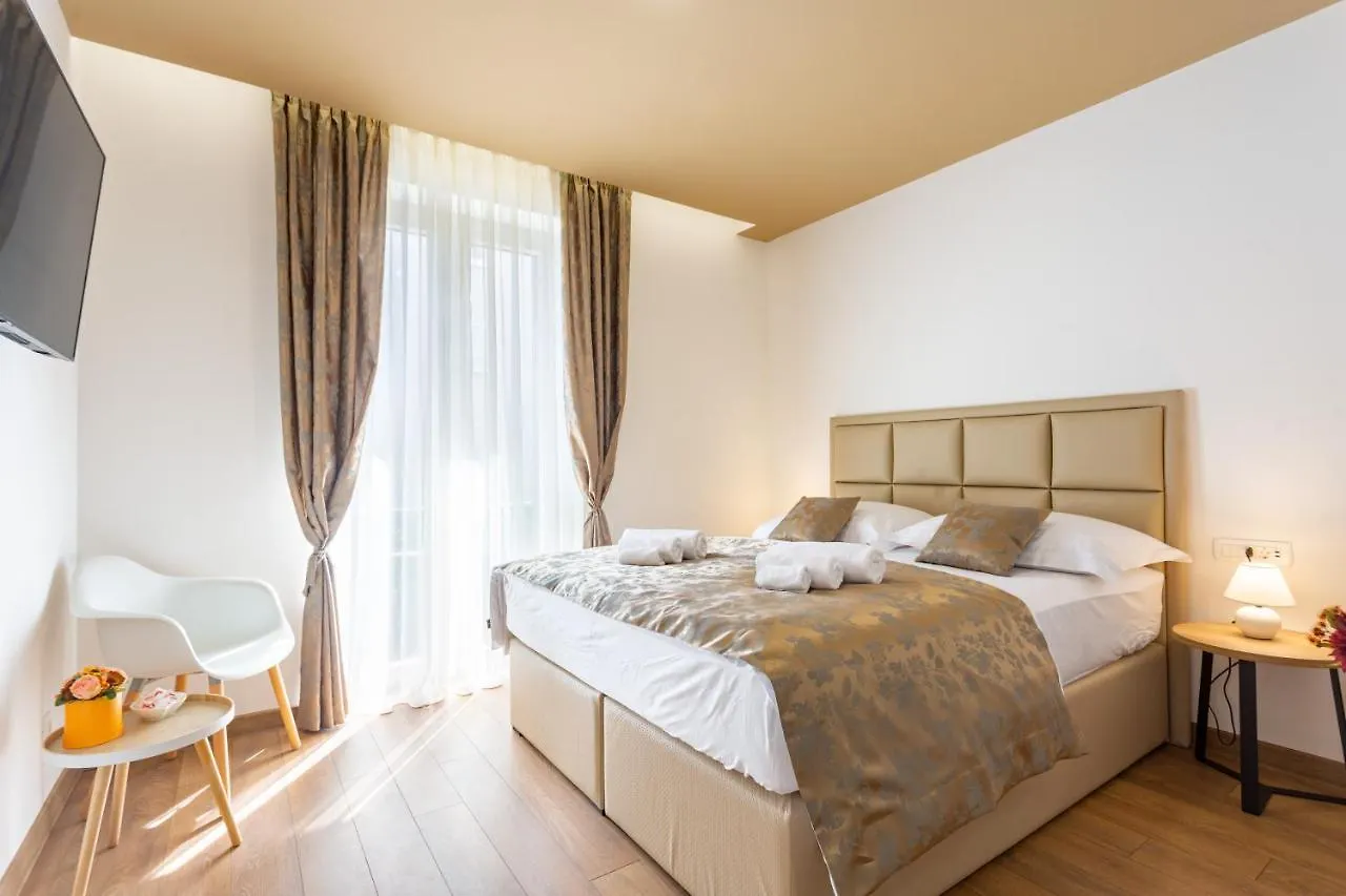Luxury Rooms Fetivi Split Pensión